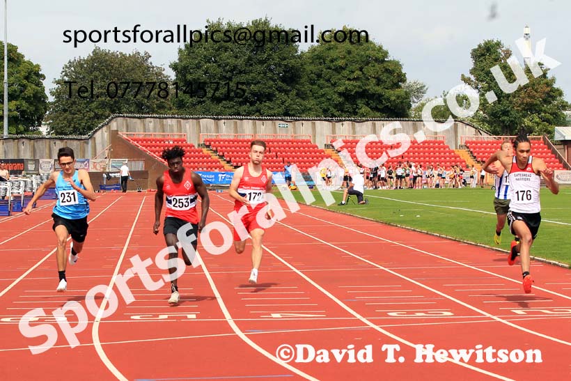 100 metres, 2024 Gateshead Tartan Games.  Photo: David T. Hewitson/Sports for All Pics